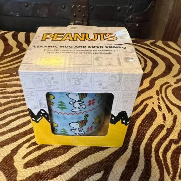Peanuts Snoopy & Woodstock Mug & Sock Set - Picture 3 of 3